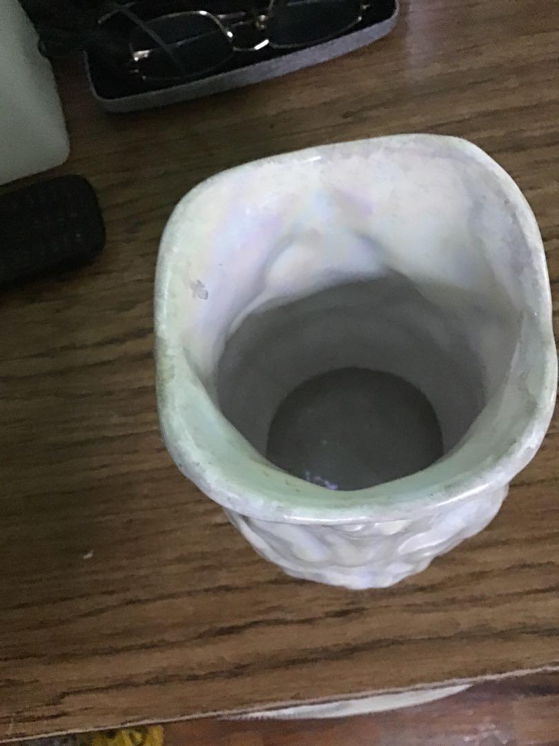 Flower vase (Category: Laundry Baskets) located in Quezon City. Submitted by therosa (Listing ID 1005605277, Image 2). Description: Ceramics 7 inches Near the bottom part a small chip of paint , see last picture Otherwise vase is ok.