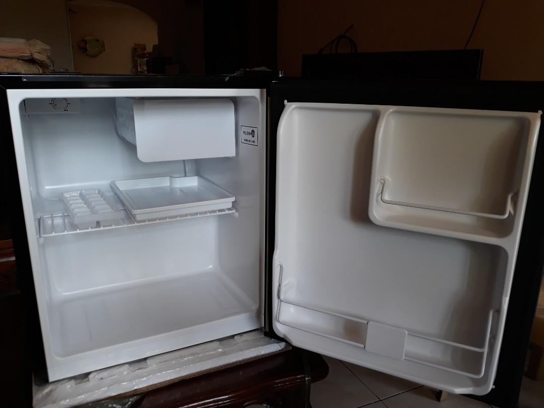 Fujidenzo 1.8 cu. ft. Personal Refrigerator TV Home Appliances