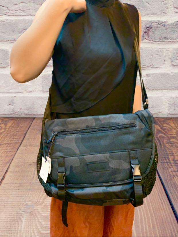 gap sling backpack