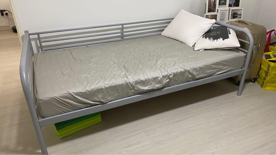 Ikea svarta daybed hot sale