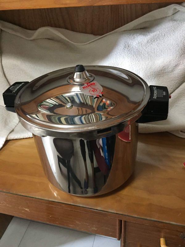 Kuhn Rikon Duromatic Stockpot Pressure Cooker, TV  Home Appliances,  Kitchen Appliances, Cookers on Carousell
