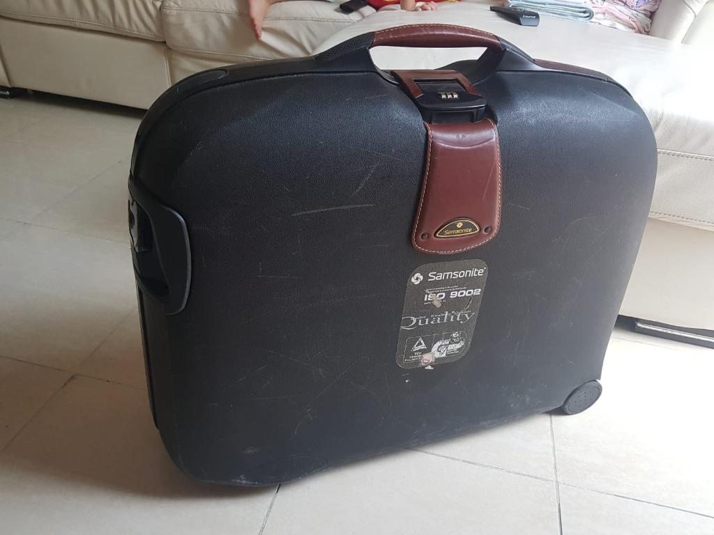 28 inch hard shell suitcase