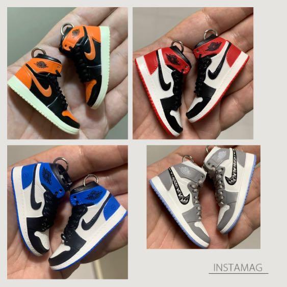 LATEST BRAND NEW AIR JORDAN AJ1 BLACK TOE FRAGMENT SHOES MINIATURE