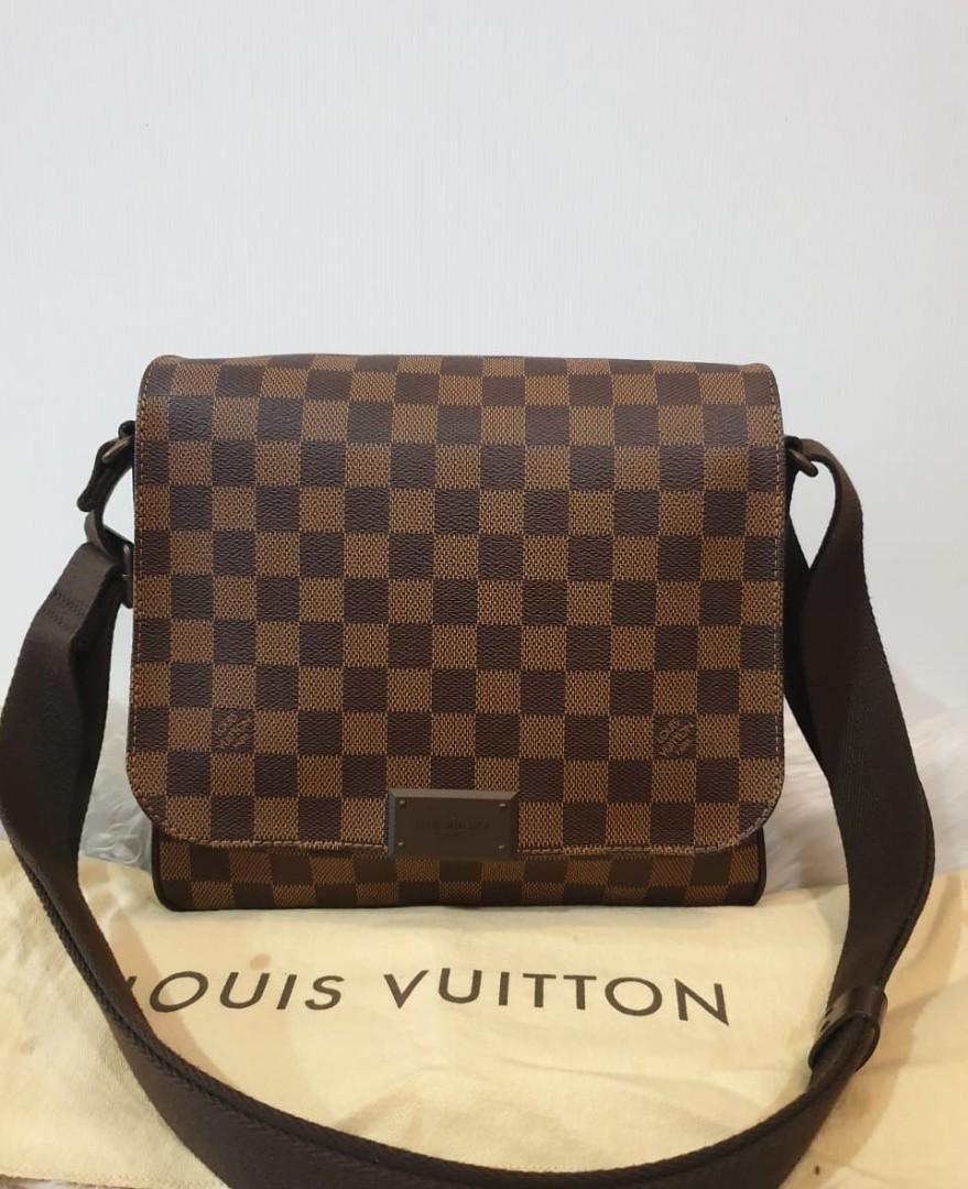 Louis Vuitton Sling Bag, Fesyen Pria, Tas & Dompet , Tas Selempang di  Carousell