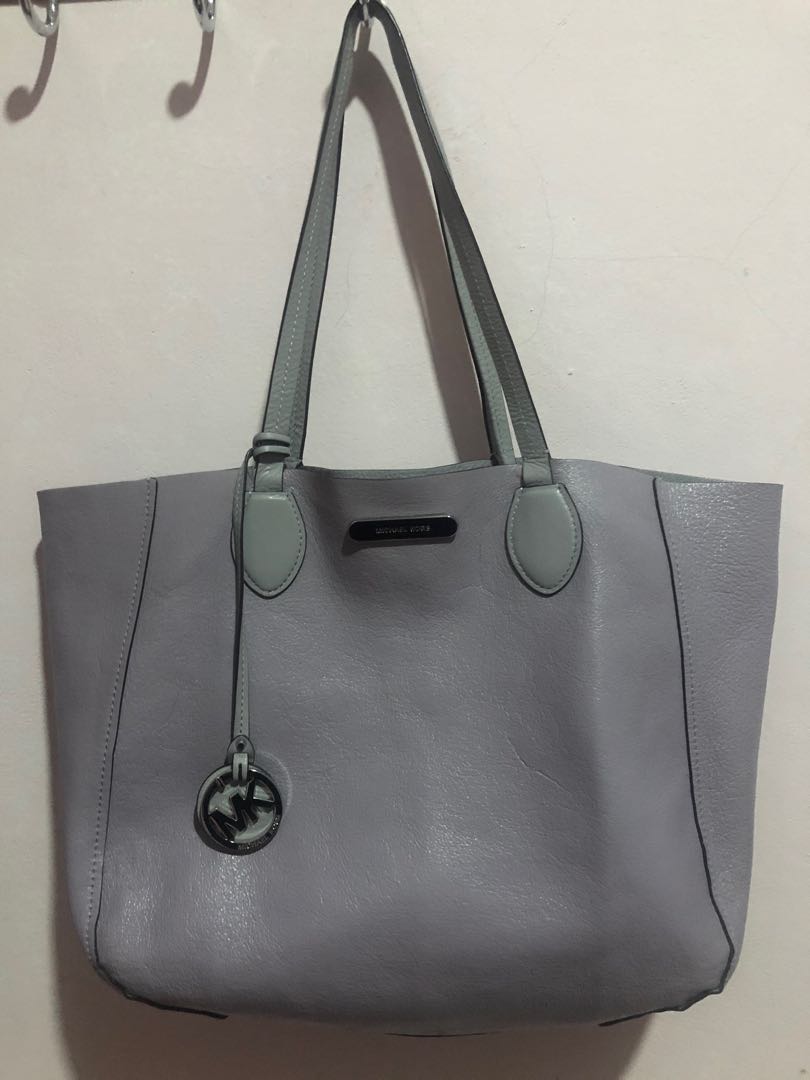 Michael Kors Soft Leather Carryall Tote Bag, Luxury, Bags & Wallets on  Carousell
