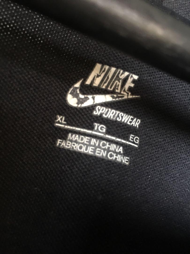 Nike Jacket (Category: Coats, Jackets and Outerwear) located in Kuala Lumpur. Submitted by blvckmvgnet (Listing ID 1012804442, Image 2). Description: * Size XL kids (pit19) * Condition 9/10 * RM 100 free postage * Whatsapps (0182258660).