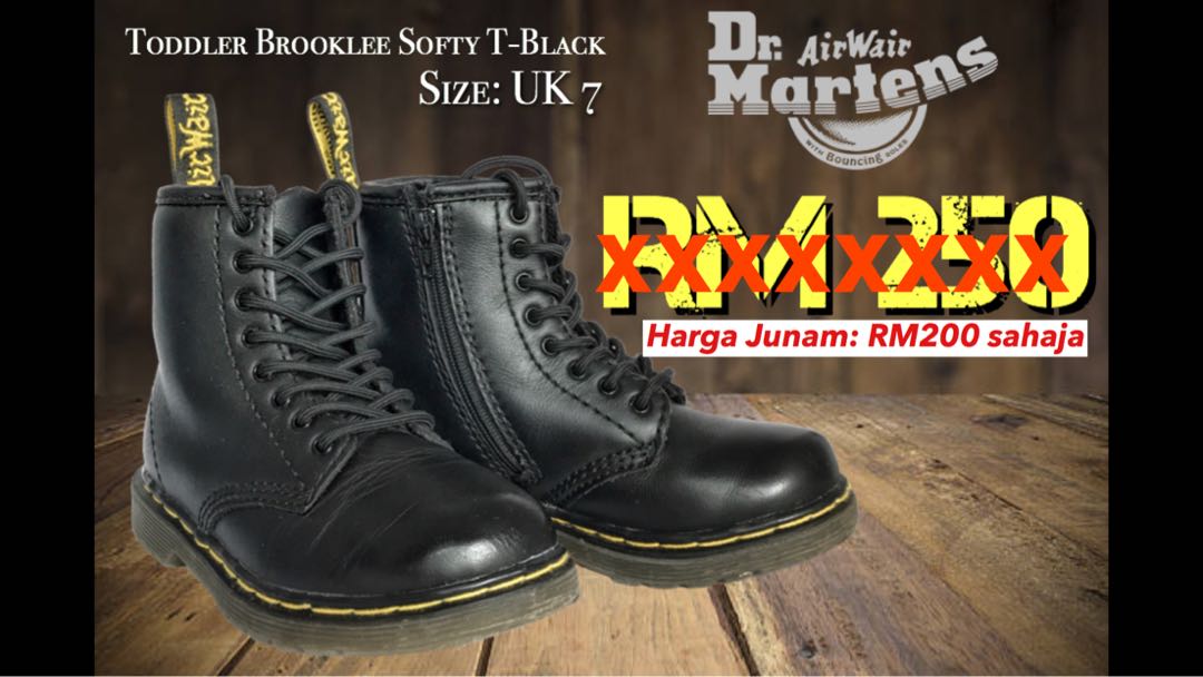 Dr martens on sale gurney plaza