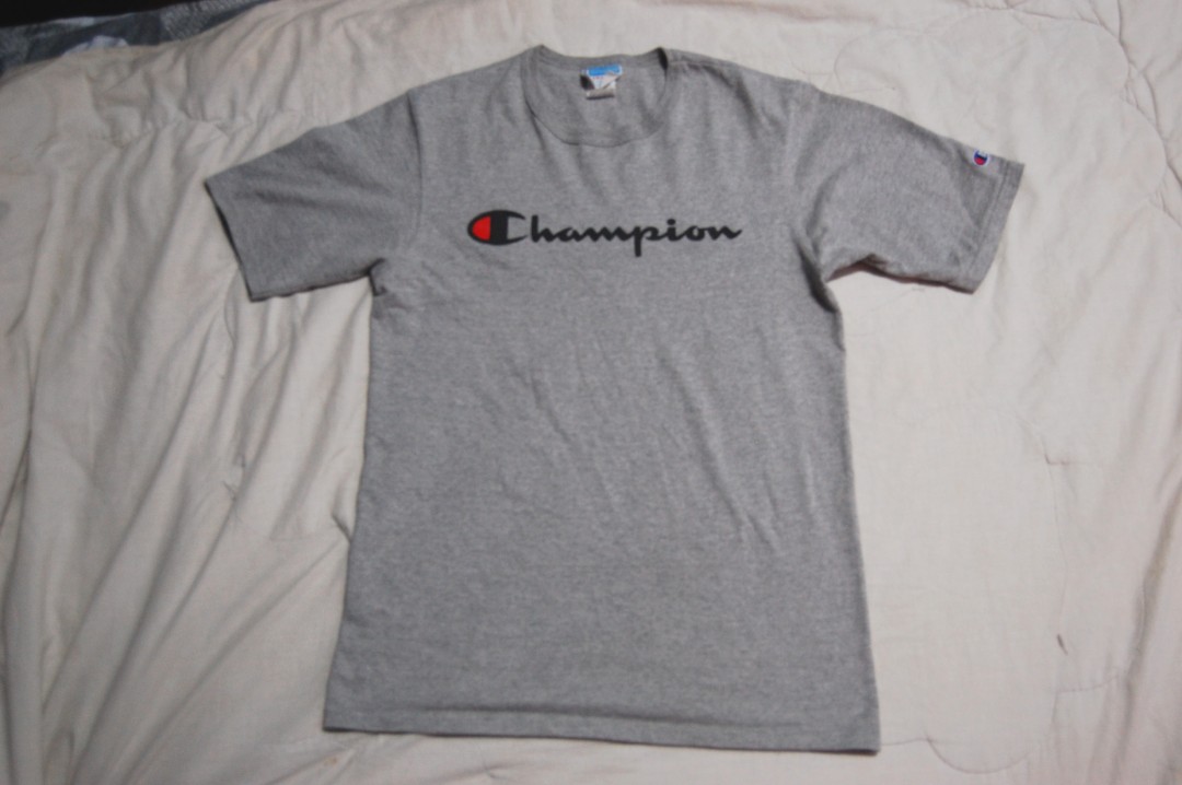 Original Champion T-shirt sz: small 