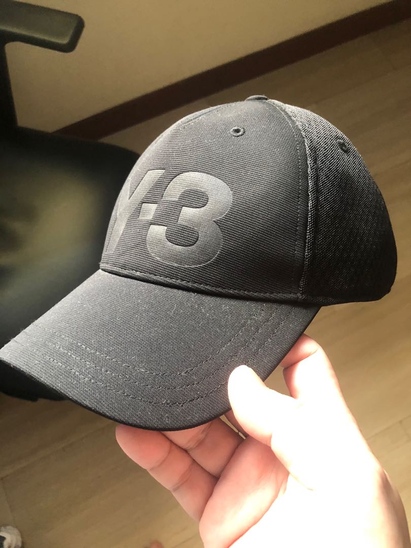 Y3 caps top