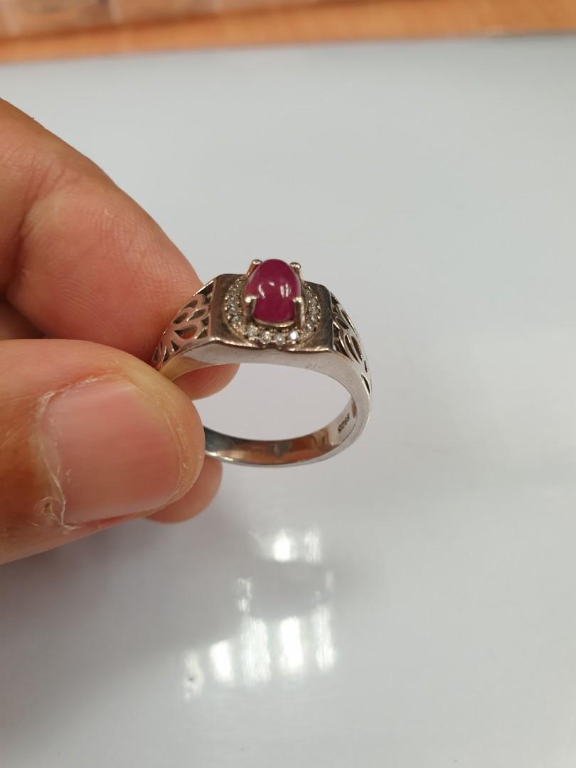 Ruby Ring / Cincin Delima (Category: Accessories) located in Puchong. Submitted by younglust (Listing ID 1012758697, Image 2). Description: Selling personal collection Seldom used Ruby Ring 925 casting silver Size 21/22 Simple design Free Postage for serious buyer Thank you.