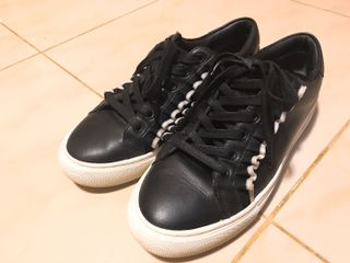 （分類：）位於 。 由 cher.nnn 提交（商品編號 1012858126，圖片 1）。簡介： 。