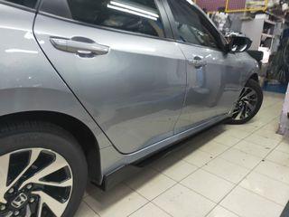 Universal Gloss Black Side Skirt