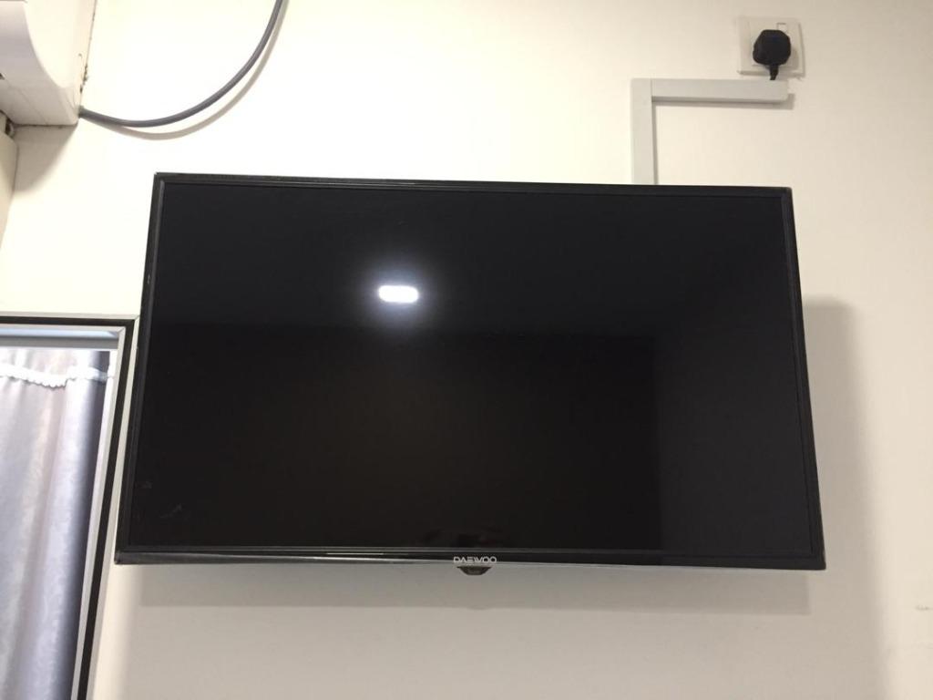 32 Led Tv Daewoo Electronics Tvs Entertainment Systems On Carousell