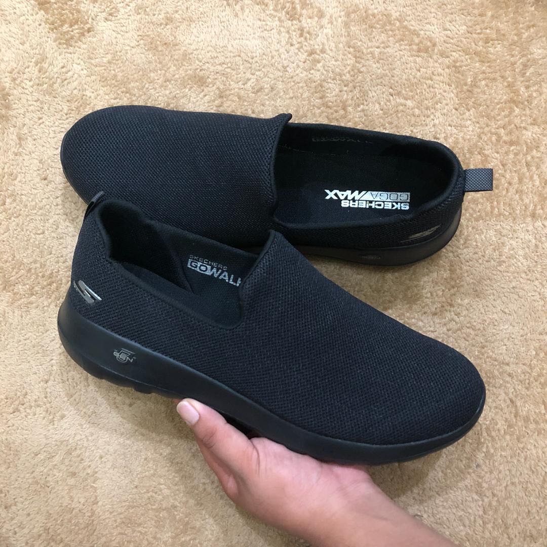 skechers go walk goga max