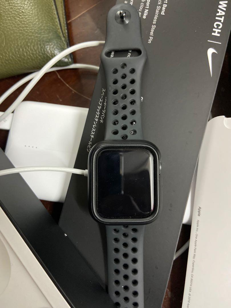 APPLE WATCH 5 SERIES 44mm (NIKE EDITION), Mobile Phones & Gadgets