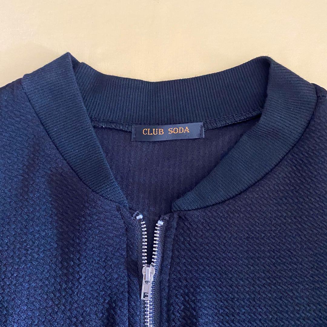 Bomber jacket (Category: Longsleeves) located in Kota Kinabalu. Submitted by thegypsymonroe (Listing ID 1012988219, Image 2). Description: •9/10 • can fit from size S to M • pm me for more details .