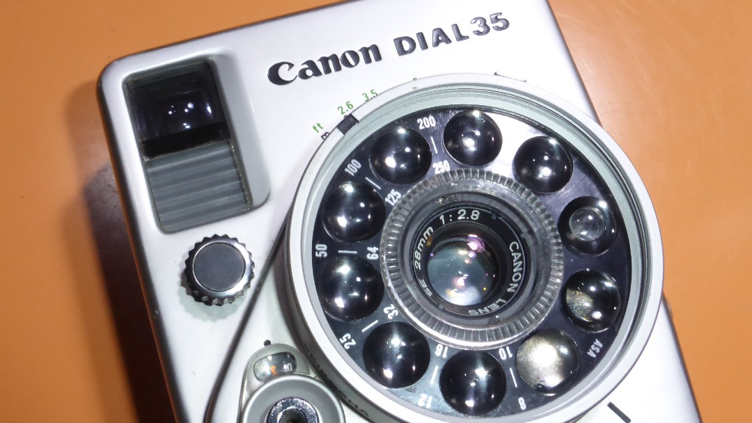 Canon Dial 35 halfframe film camera Japan, Photography, Cameras on