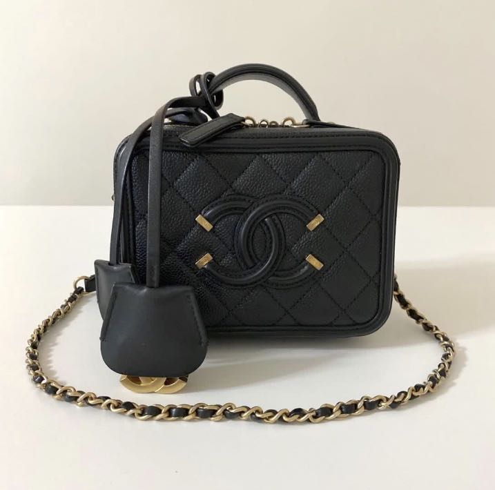 chanel vanity case 17cm