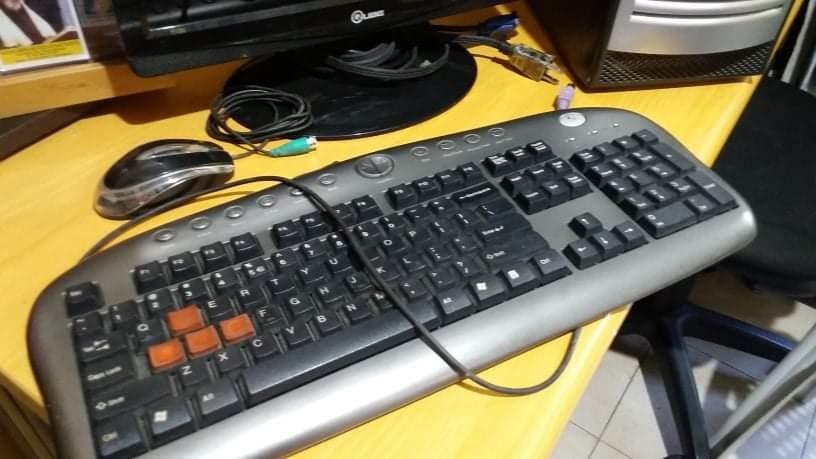 Desktop Computer (Category: Desktops) located in Quezon City. Submitted by porin_desu (Listing ID 1013043830, Image 3). Description: Anyone needs desktop computer for the upcoming school year? 🙂 I'm selling my old PC with free office chair desktop table. ☑️ Qube 19" monitor ☑️ A4 tech Wired Keyboard & Mouse FULL DISCLOSURE: The OS and CPU might need upgrading because Windows XP pa 'yung OS nito. But you can still do basic typing and online resea