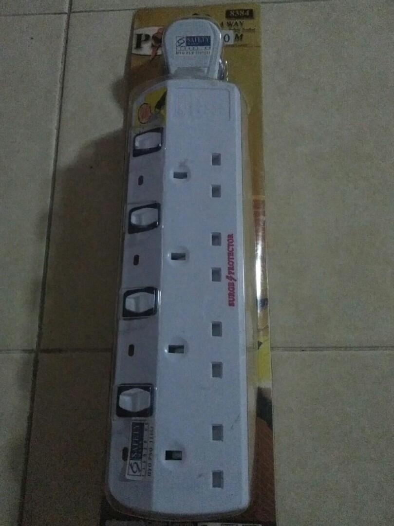 Extension Socket (Category: Everything Else) located in Singapore. Submitted by jasononlyone (Listing ID 1013095165, Image 1). Description: Are you looking for 4way safety socket.10/10.