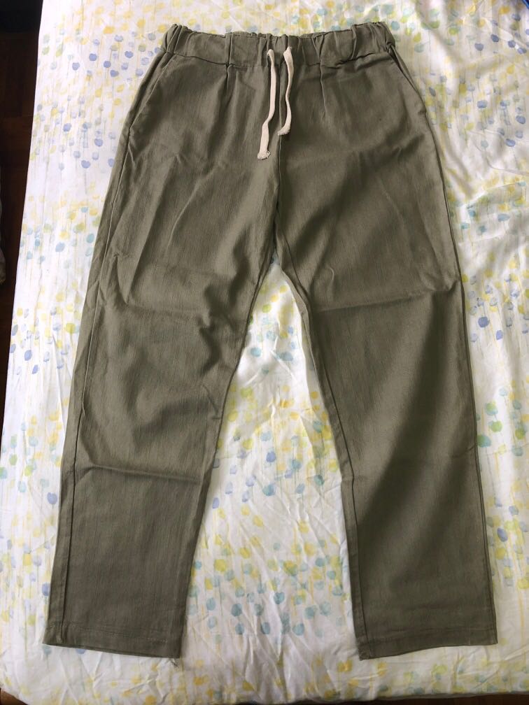 Forest green pants, Men's Fashion, Bottoms, Trousers on Carousell