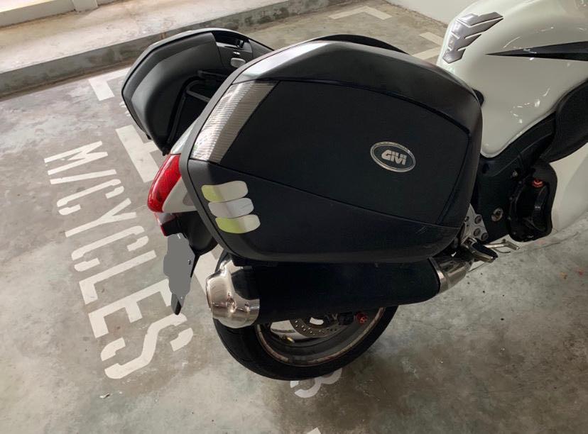 Givi v35 side on sale cases