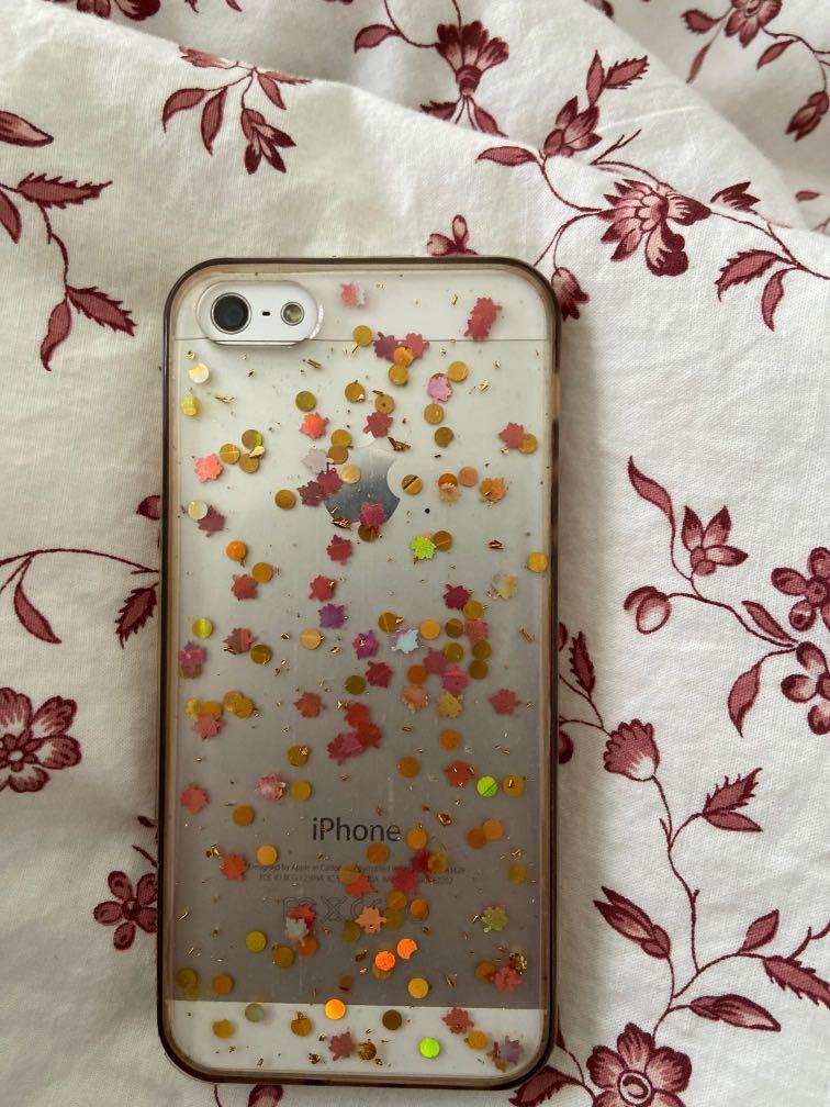 Iphone 5 (Category: iPhone Others) located in Kajang. Submitted by aihsyaah (Listing ID 1012917007, Image 1). Description: Iphone 5 Silver On off button problem Selling this because i need money Comes with free casing .