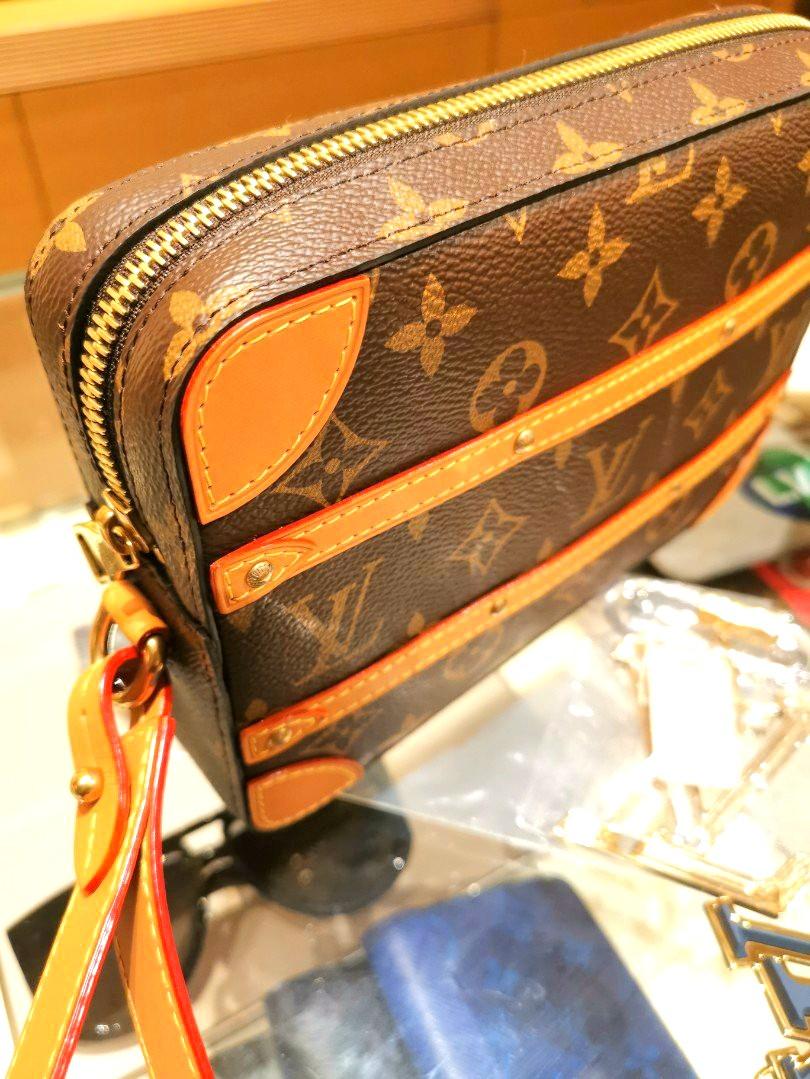 Closer look at the Louis Vuitton FW19 Clutch Box Bag