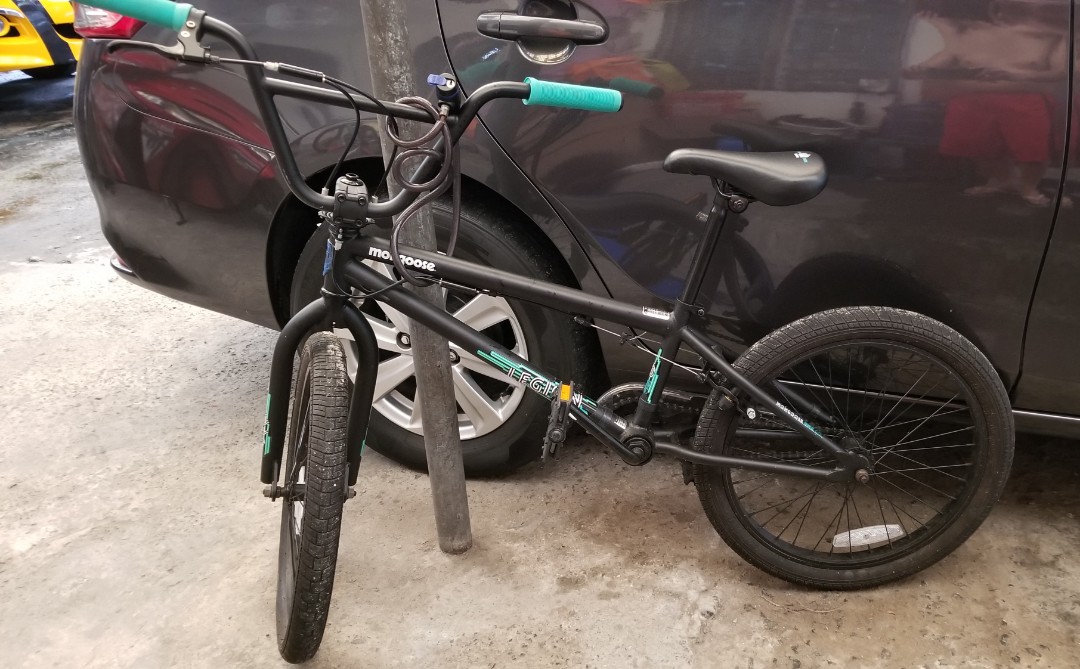 mongoose bmx black and green