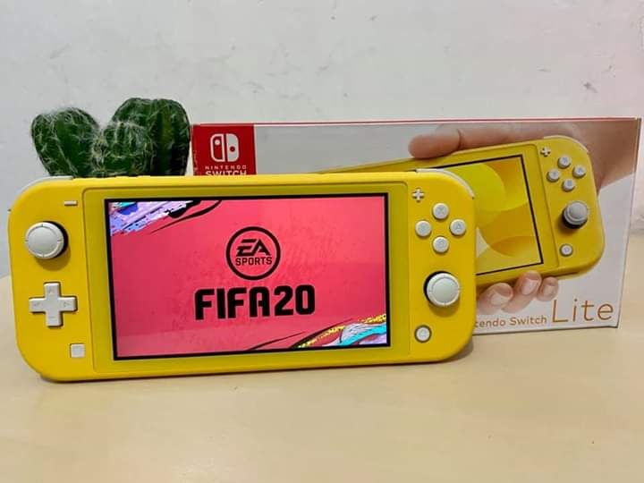 Nintendo switch deals lite fifa 20