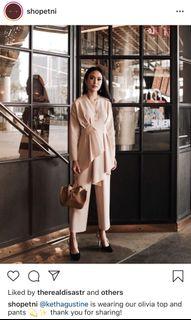 shopetni - olivia top in beige