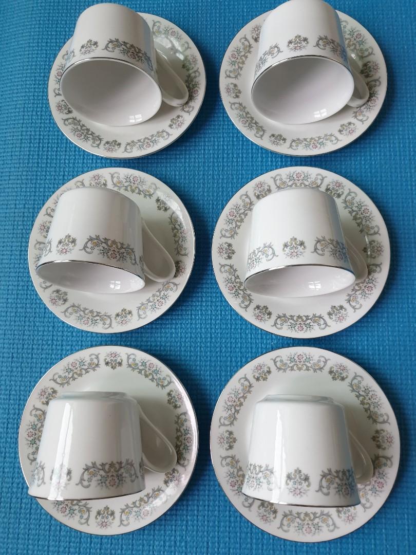 Tea set (Category: Coffee & Tea Tableware) located in Singapore. Submitted by minmin2015 (Listing ID 1013014347, Image 1). Description: Made in China tea set kept for more than 40 years. Brand new, to clear up storeroom..
