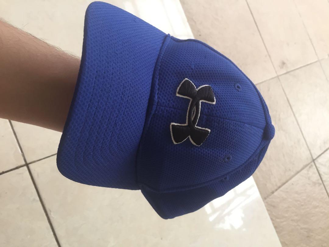 topi under armour