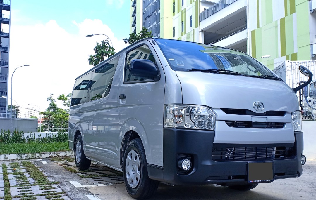 Toyota Hiace STD Roof