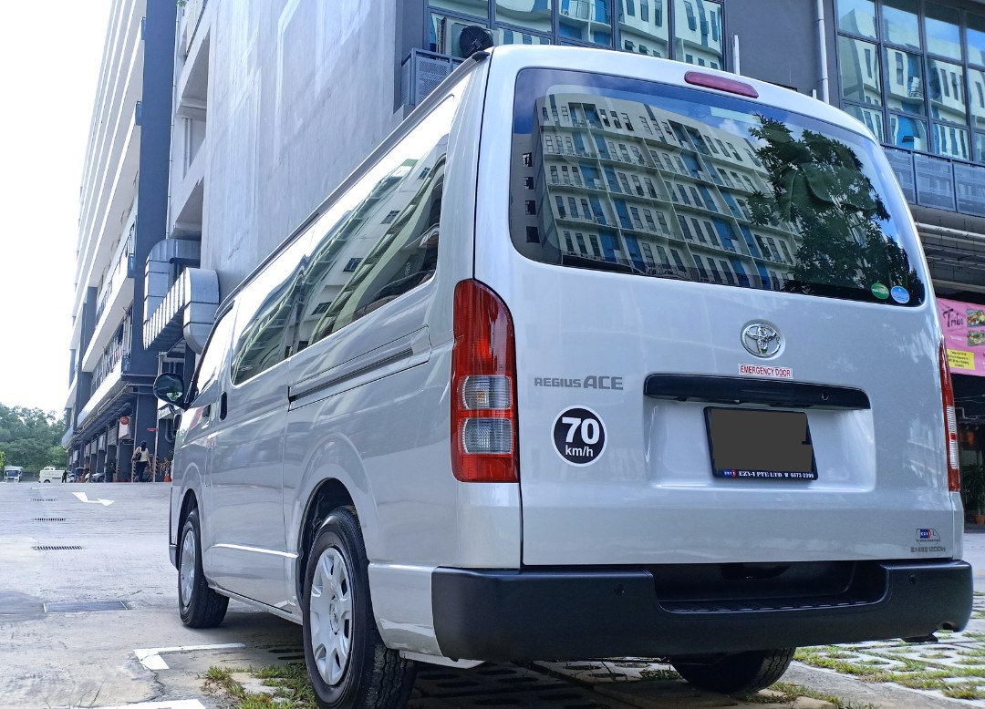 Toyota Hiace STD Roof