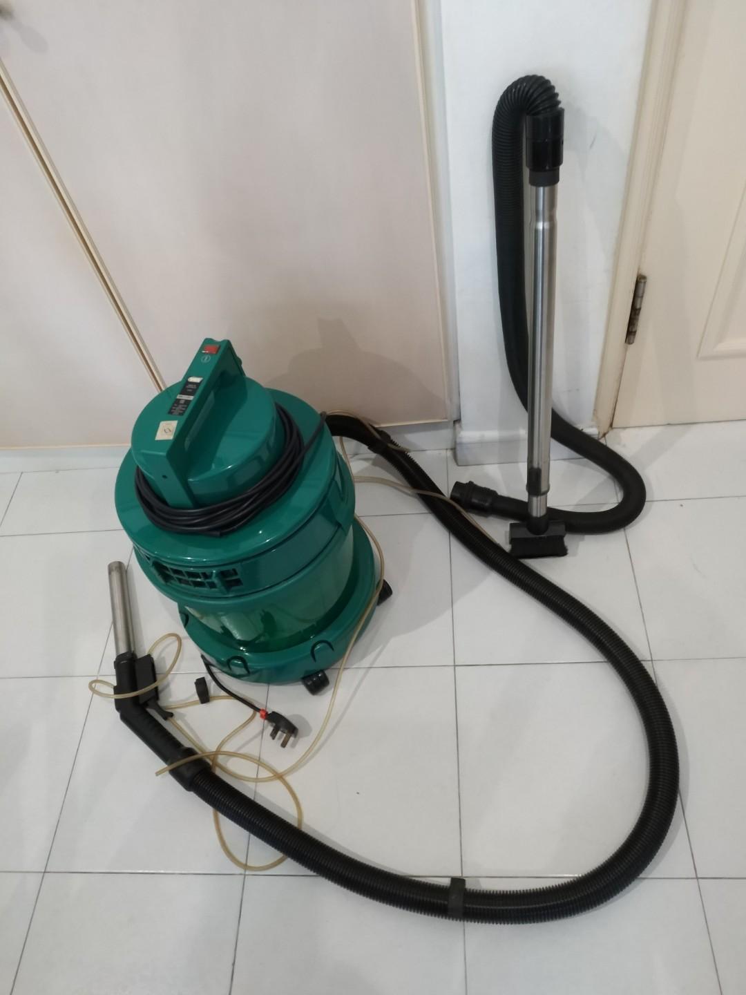 Price reduced. Vax vacuum cleaner heavy duty, can clean carpets, pet