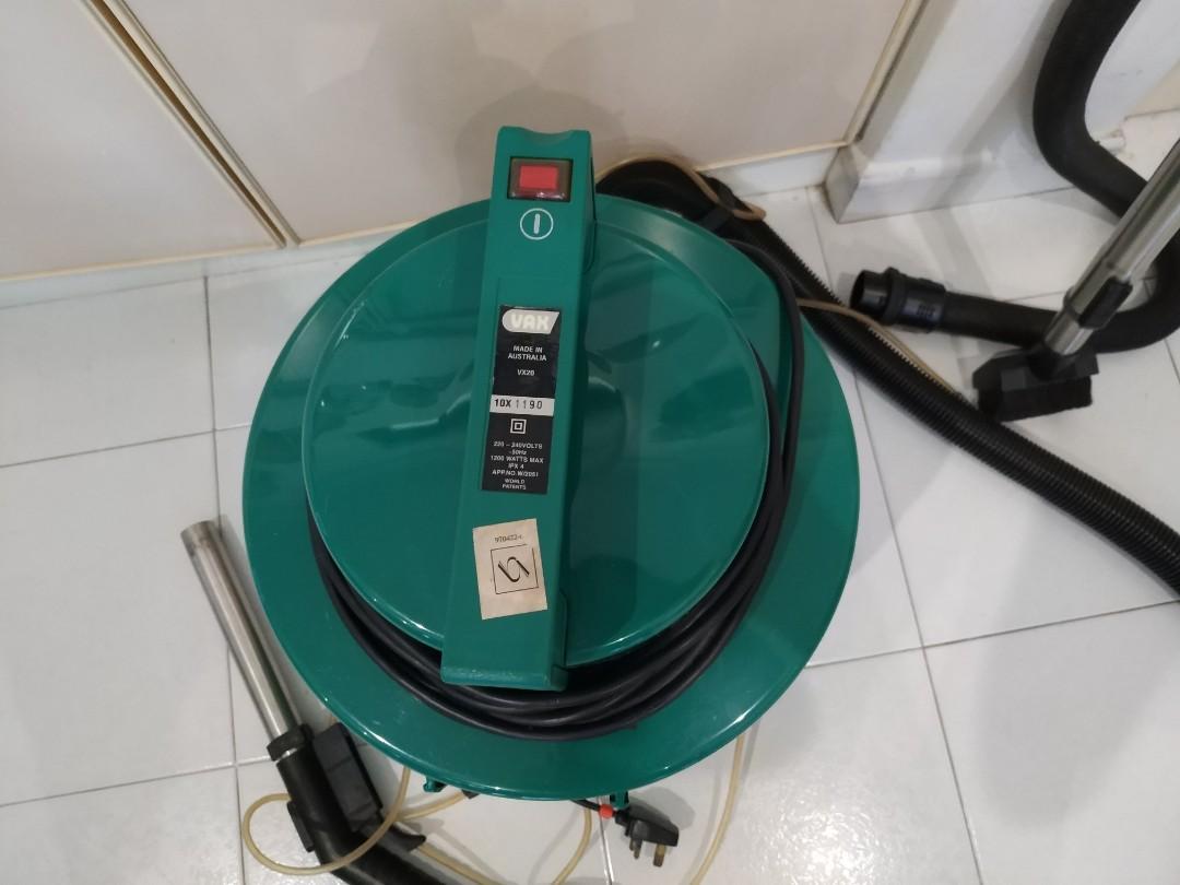 Price reduced. Vax vacuum cleaner heavy duty, can clean carpets, pet
