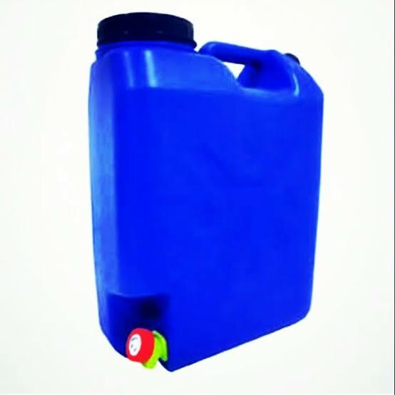 Water Containers Slim with Faucet 5Gallons, TV & Home Appliances, Kitchen Appliances, Water