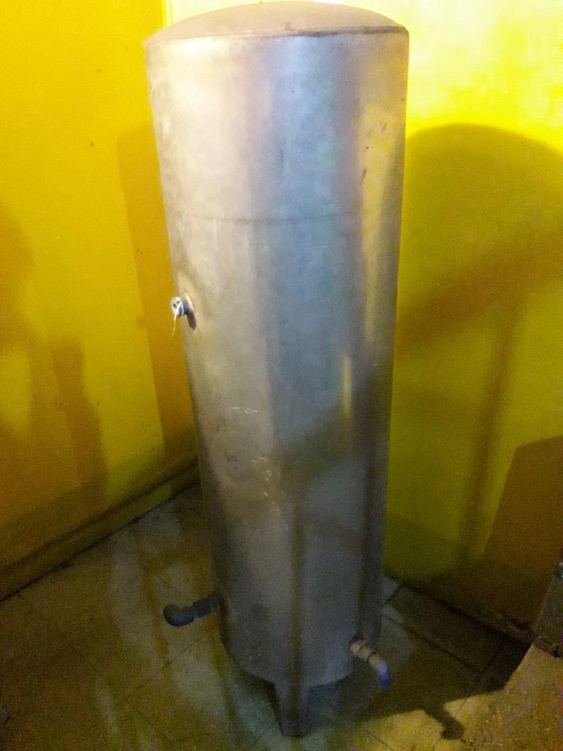 WATER PRESSURE TANK (Category: Construction & Building Materials) located in Caloocan City. Submitted by thegreat. (Listing ID 196069167, Image 1). Description: Bago pa ito kinabit ng tubero Pero nagbago ng plano Kaya benta na lang Kita naman sa tubo sa ilalim walang butas Makapal na yero po ito Maalikabok nailagay nalang sa Bodega.
