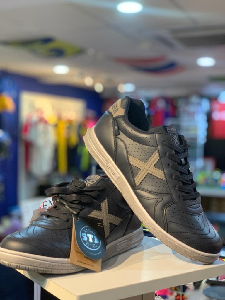 X Munich G 3 Jeans 953 Futsal Shoes