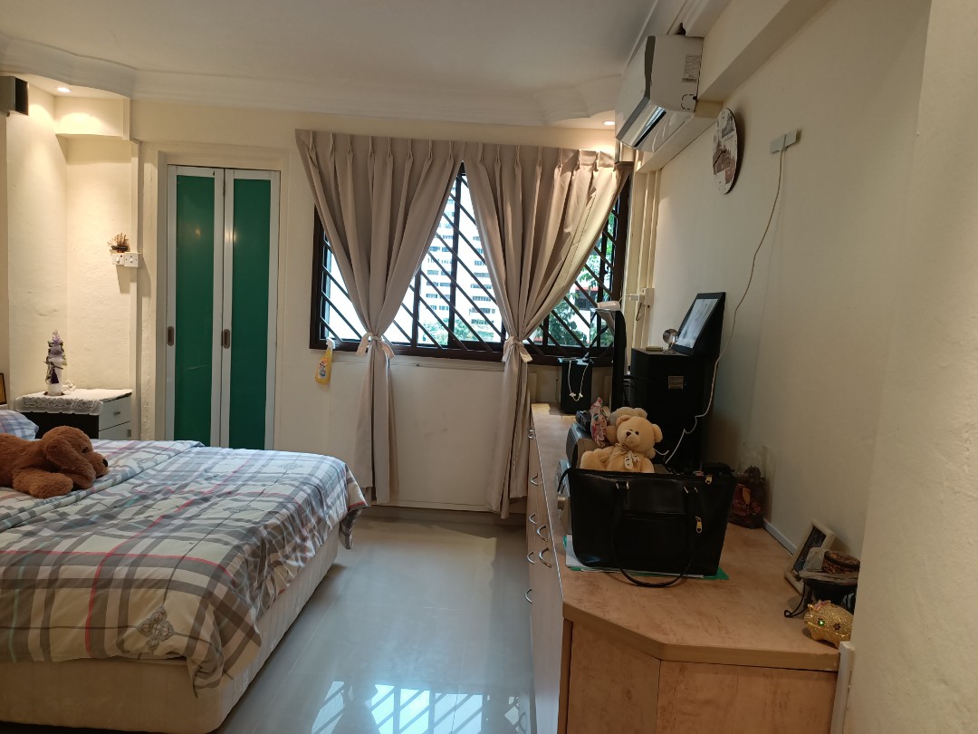 (Category: ) located in . Submitted by manhattan01 (Listing ID 1013210978, Image 1). Description: .