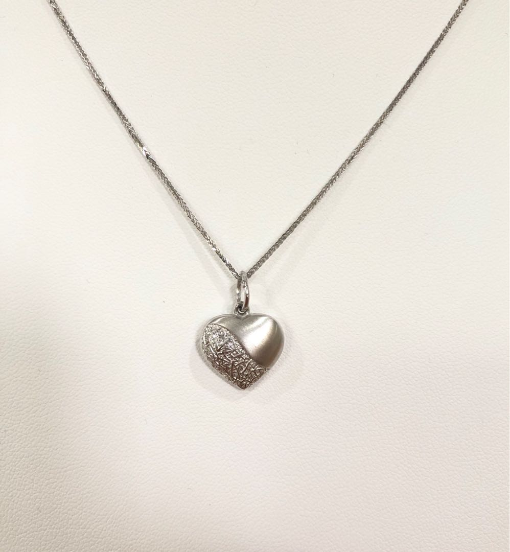 White gold heart pendant hot sale