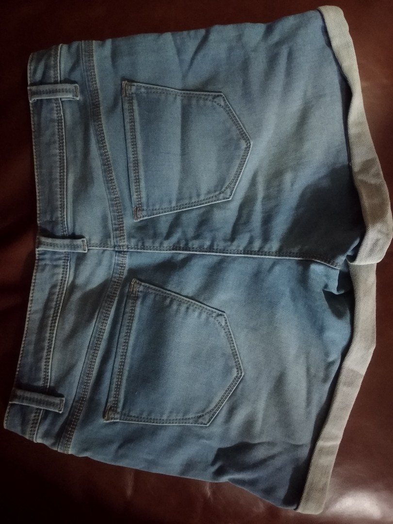95% new - TU Denim elastic shorts/ 彈性牛仔短褲