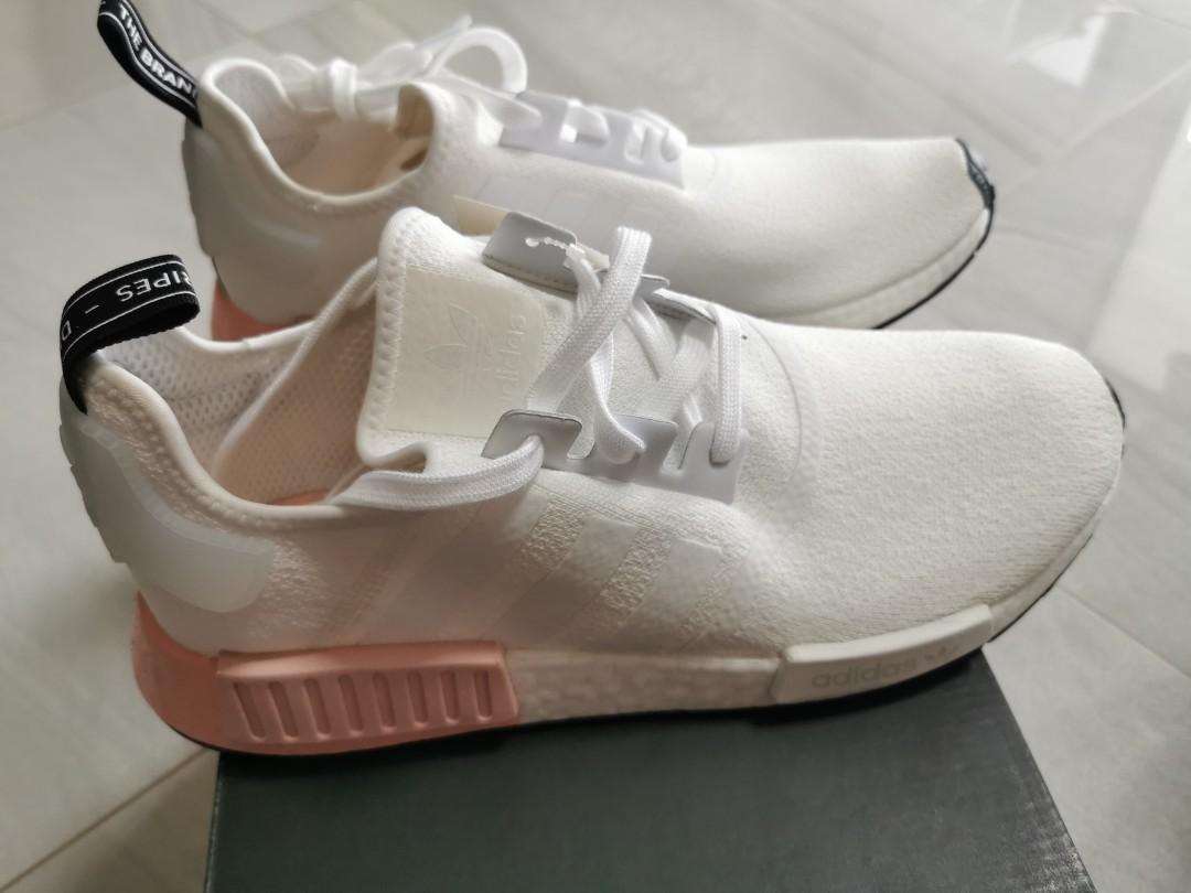 Tranquilizar censura capa Adidas NMD R1 White Pink, Men's Fashion, Footwear, Sneakers on Carousell