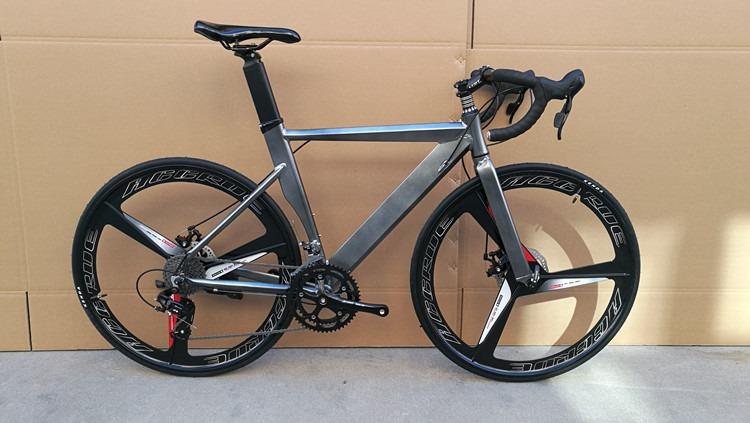 CUSTOM AERO ROAD BIKE