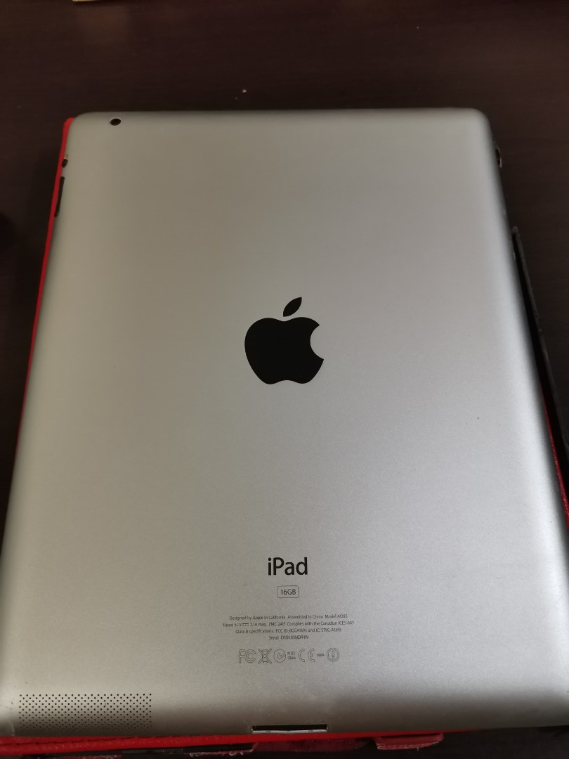 Apple Ipad 2 with FREE bnew bluetooth speaker and wireless earpiece