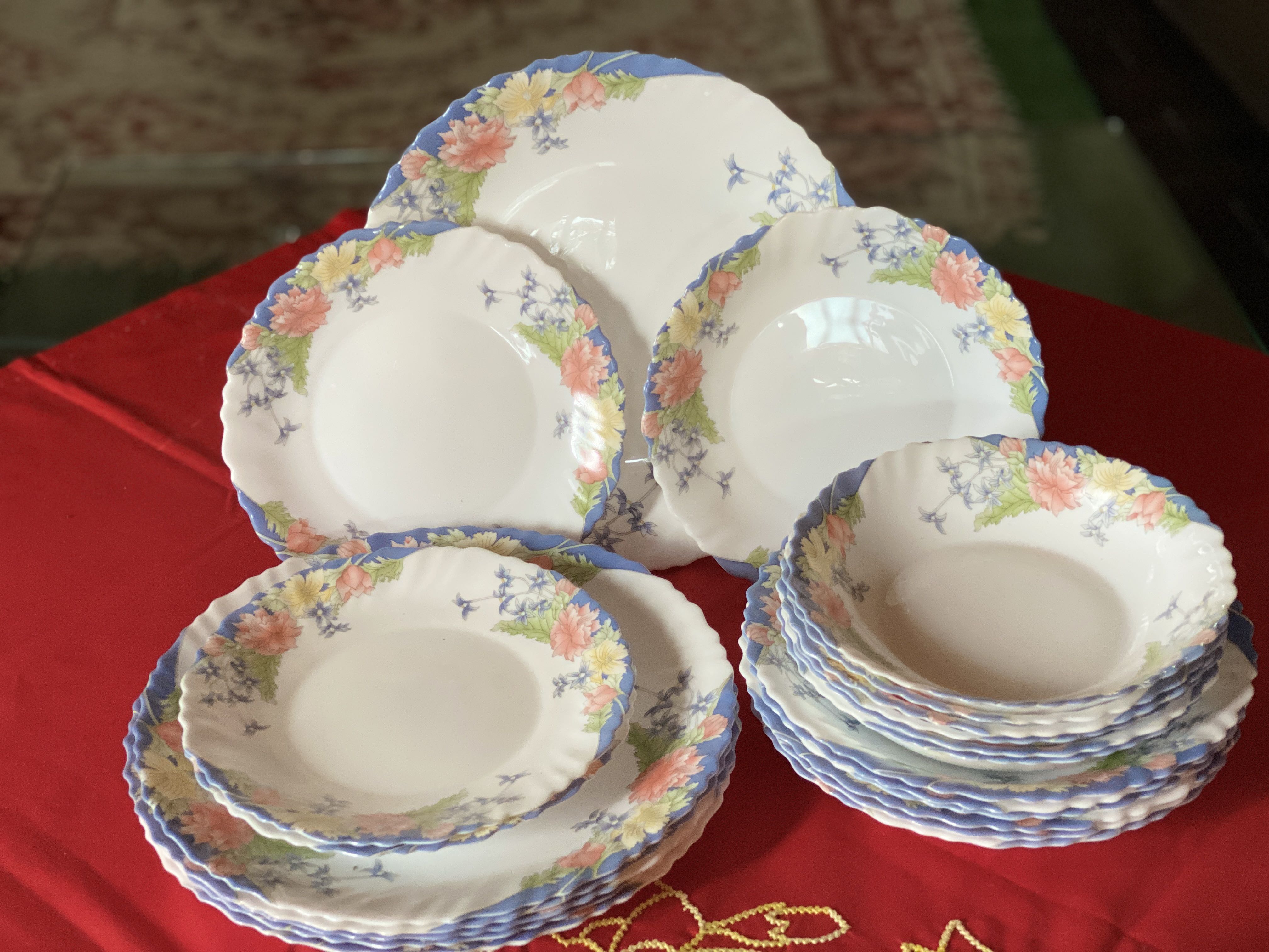 Arcopal Dinner Set