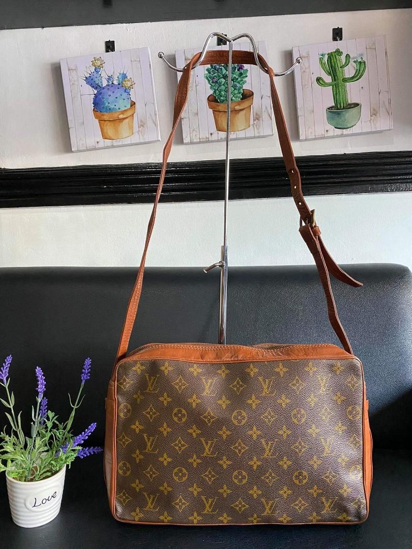 Auth LV BANDOU SAC GM (Category: Luxury Bags & Wallets) located in Davao. Submitted by gingerdust (Listing ID 1013224038, Image 1). Description: New ArriVaL!!! Auth L V BANDOU SAC CROSSBODY GM RANK AB VINTAGE.