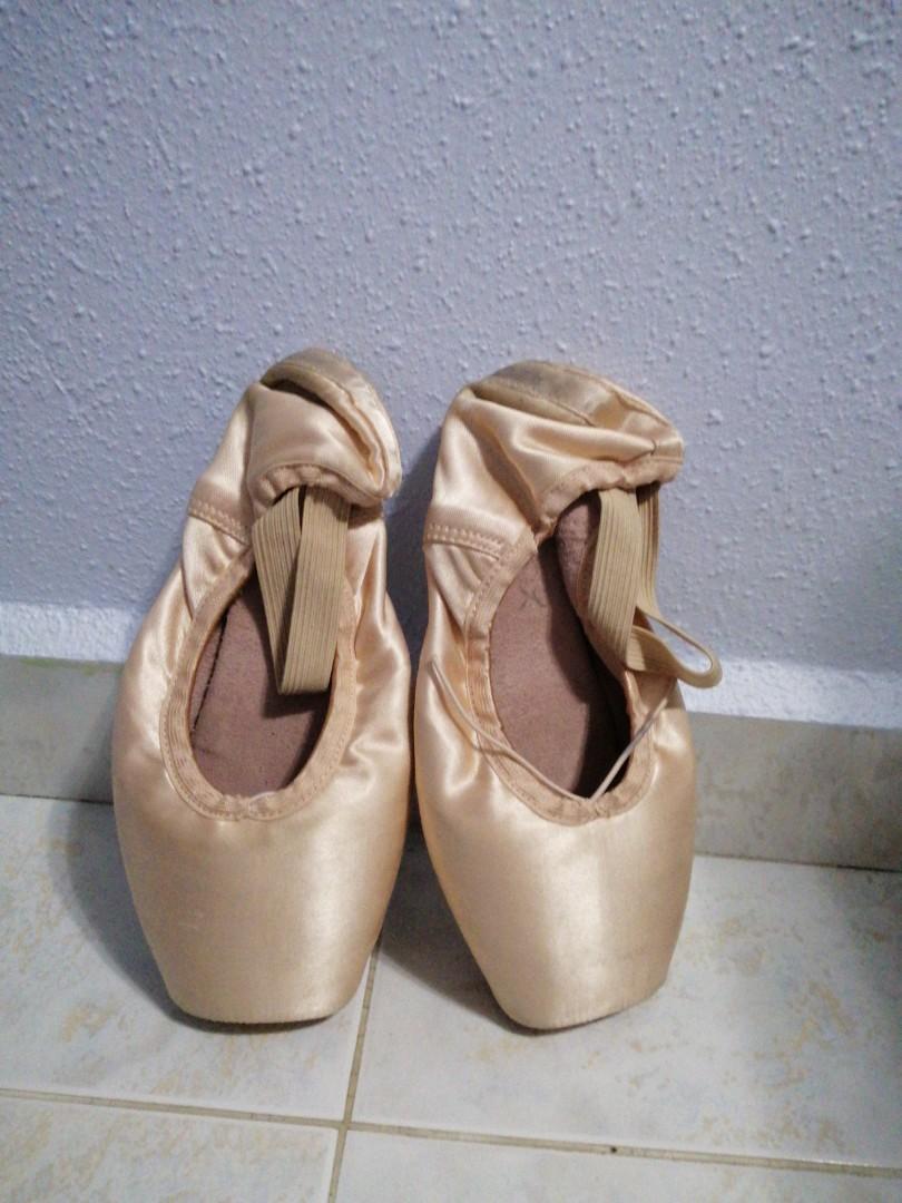 Capezio airess pointe outlet shoe