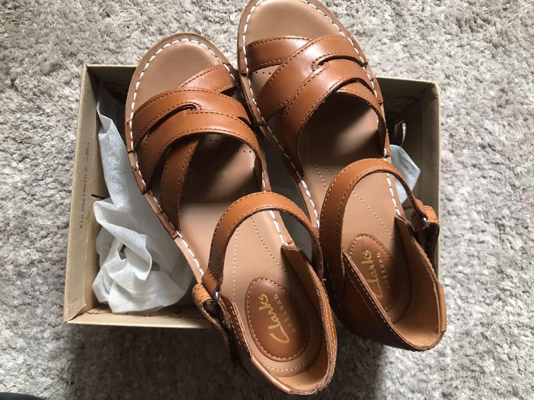 Tustin sahara clarks hot sale
